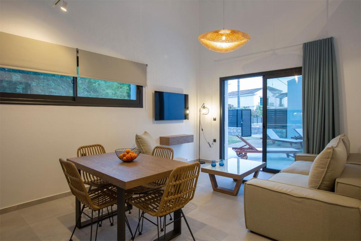 Seascape Villas Vassiliki - Beachfront Villas Экстерьер фото